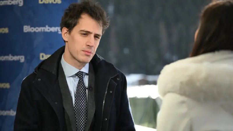 中国AI落后美国？Mistral CEO：无稽之谈 美CEO或感到压力了1月22日，据彭博社报道，法国AI创业公司Mistral AI CEO亚瑟·门施(Arthur Mensch)周四表示，那些声称中国AI技术落后于美国的说法是“无稽之谈”