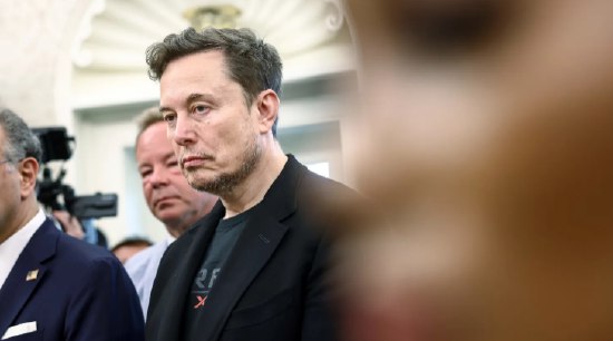 马斯克将不参加特朗普在白宫举办的科技CEO晚宴美国总统特朗普周四将在白宫翻新后的玫瑰园举办一场启动活动，宴请二十多位知名科技和商界领袖