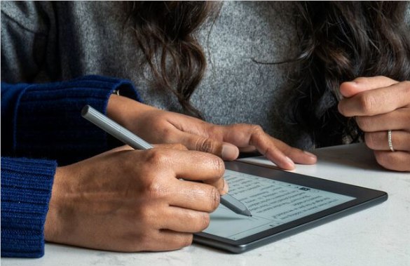 亚马逊为自家出版的 Kindle 电子书提供AI翻译服务亚马逊近日在其 Kindle 直接出版（KDP）平台上推出了一项名为 “Kindle Translate” 的 AI 翻译工具，旨在帮助自出版作者更方便地将电子书翻译成多种语言