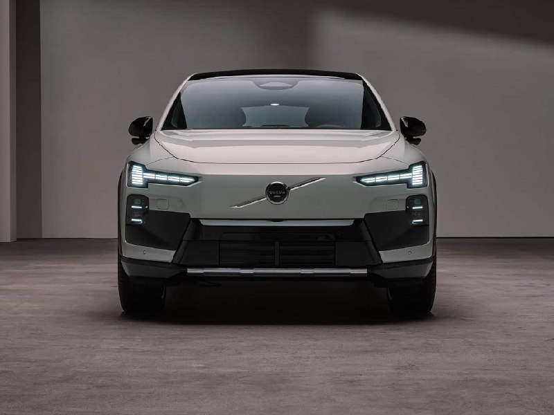 沃尔沃EX60全球首秀 最大纯电续航810km沃尔沃正式发布全新纯电SUV车型沃尔沃EX60 ，该车基于纯电平台SPA3打造，最大纯电续航里程可达810km，超越了其核心竞品宝马iX3的标准纯电续航（WLTP续805公里）