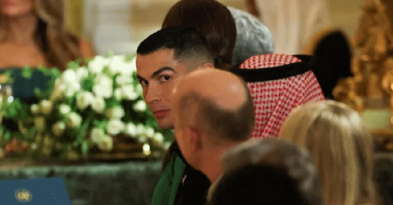 C罗与未婚妻在白宫自拍：马斯克等亿万富翁同框本周二，葡萄牙球星克里斯蒂亚诺·罗纳尔多与沙特王储一同出席了白宫晚宴