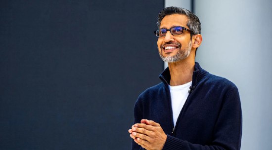 Gemini 可以与其他第三方 AI 系统一起提升 Siri 智能周五有报道称，苹果正在就使用谷歌的Gemini人工智能模型来升级其Siri助手进行初步讨论，Alphabet股价因此上涨