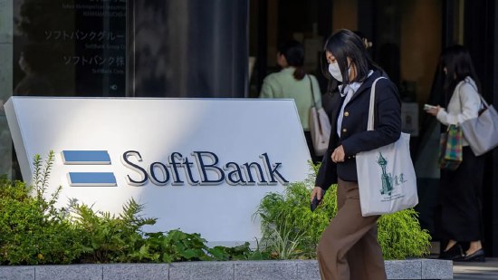 软银在商洽向OpenAI追加投资至多300亿美元据知情人士透露，软银正洽谈向 OpenAI 追加注资至多 300 亿美元