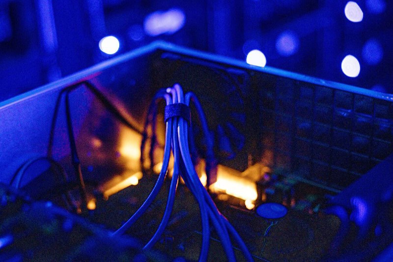 📈 穆巴达拉收购Yondr，扩大数据中心投资阿布扎比财富基金穆巴达拉投资公司管理着3020亿美元的资产，该公司正在投资伦敦数据中心开发商Yondr集团，以抓住云服务和人工智能技术不断增长的需求