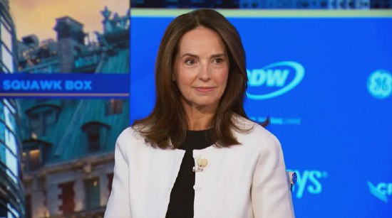 OpenAI首席财务官：不尽快接受人工智能的公司将“落后”OpenAI首席财务官萨拉·弗里尔（Sarah Friar）向美国企业和专业人士发出了警告信号，如果他们想保持优势，就必须采用人工智能