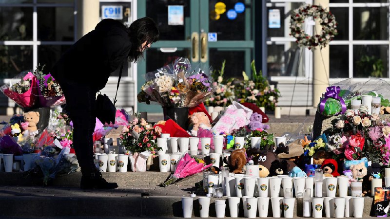 枪击案上报不力 加拿大警告OpenAI：再不加强安全将立法强制整改2月26日，据路透社报道，加拿大一位高级官员周三透露，加拿大部长们已告知OpenAI，如果在最近发生校园枪击案后，该公司仍未能迅速加强其安全机制，渥太华方面将通过立法手段强制其进行整改