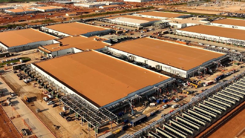 OpenAI、甲骨文与软银宣布五个新数据中心项目，Stargate 提前完成投资目标2025年9月23日，OpenAI 宣布与甲骨文（Oracle）、软银（SoftBank）合作，在美国新建五个 AI 数据中心，纳入其 “Stargate” 基础设施计划