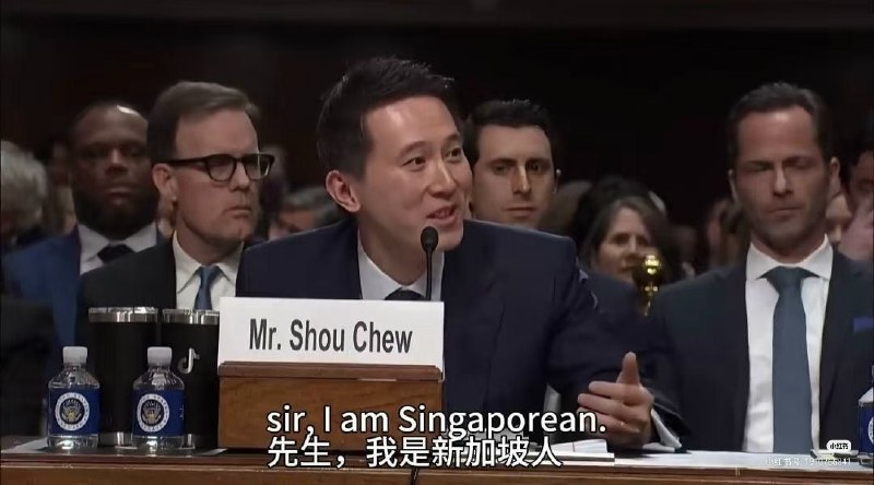 ↩️🖼 🤖 Anthropic 在新加坡开设办公室并签署政府合作备忘录在花🎗️科技圈:🤖 Anthropic：蒸馏数据初步减少 90% 至 99% Anthropic 10 月 12 日表示，初步证据显示，针对窃取 Claude 能力的模型蒸馏攻击，其新防护措施已使被提取数据减少约 90% 至 99%