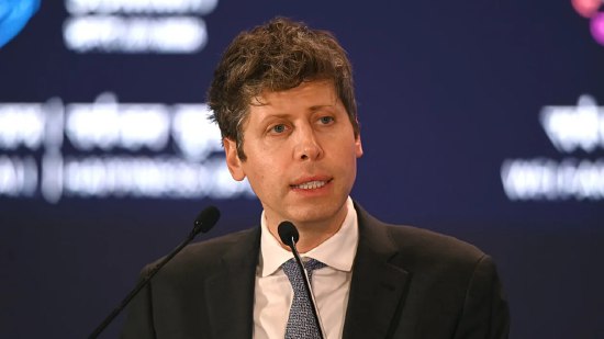 OpenAI宣布获“亚马逊+英伟达+软银”1100亿美元新投资OpenAI宣布完成新一轮融资，投前估值达7300亿美元，融资总额1100亿美元