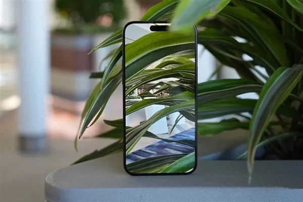 iOS 27将着重于代码瘦身 从“面子”转向了“里子”知名苹果爆料人Mark Gurman透露，苹果正准备在今年的开发者大会上展示iOS 27