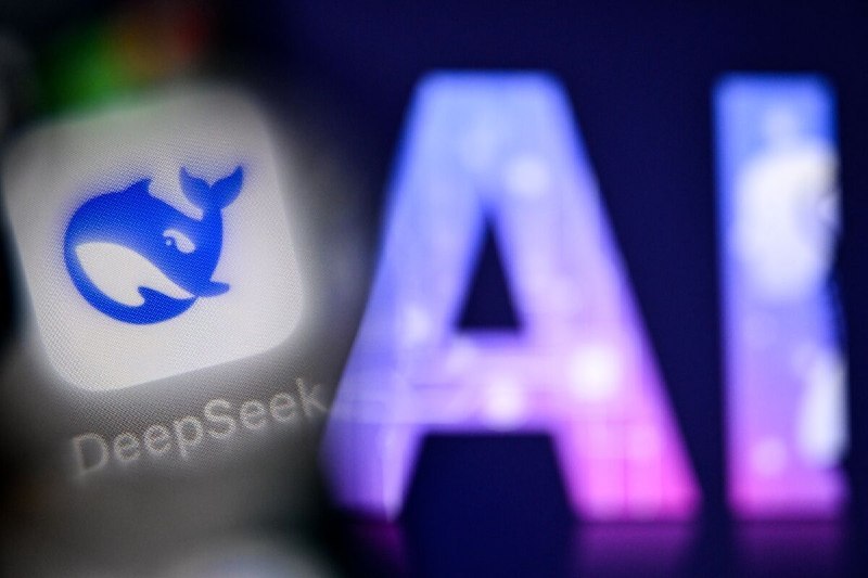 DeepSeek 拟领投前腾讯科学家机器人实验室知情人士称，DeepSeek 拟领投前腾讯科学家 Hu Han 创立的机器人 AI 初创 Winverse AI，种子轮金额达数千万美元，投后估值约 4 亿美元