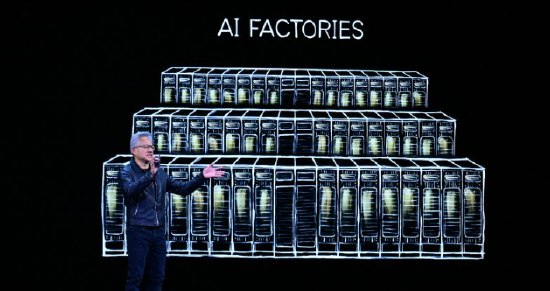 被质疑财务造假？英伟达罕见发文强势回击据多家媒体揭露，英伟达上周末罕见地向华尔街分析师发出一份长达七页的备忘录，直接否认外界对其会计处理的欺诈指控，并反驳有关人工智能投资形成泡沫的质疑