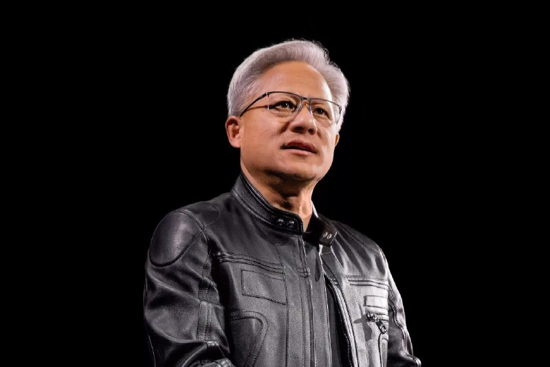 黄仁勋督促员工尽可能使用AI完成所有任务英伟达正利用其主导的市场地位，展示一家AI驱动的公司如何将自动化深度融入自身架构——直至日常工作流程