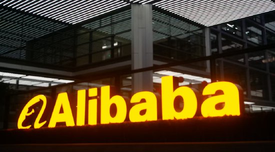 知情人士：字节、阿里将于2月中旬推出新人工智能模型据报道，字节跳动与阿里巴巴集团均准备在2 月中旬农历春节前后推出新一代旗舰人工智能模型