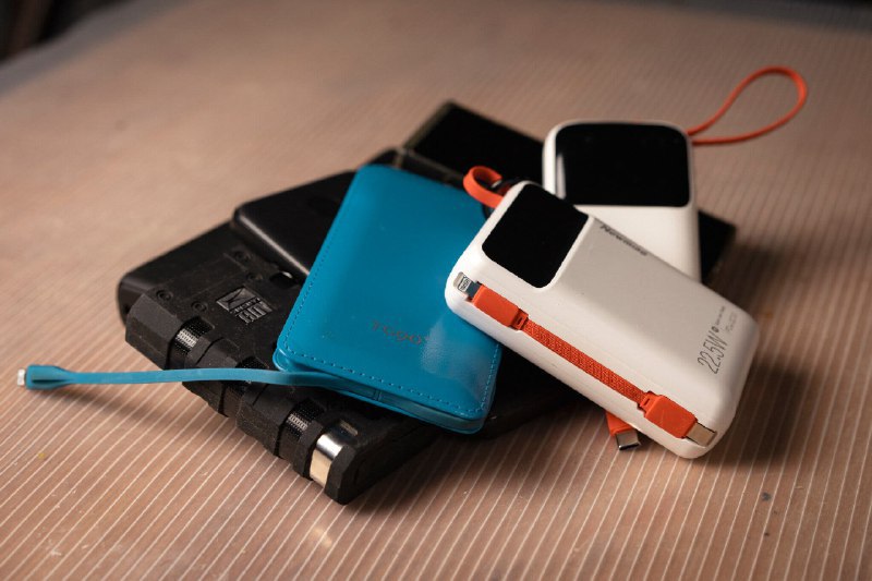 📱 翻译软件跨越语言鸿沟：康州夫妇靠 AI 维系幸福婚姻现居美国康涅狄格州的 62 岁男子 David Duda 与 57 岁华裔女子梁红（Hong Liang）已结婚三年，尽管两人分别仅通晓英语和普通话，但凭借微软翻译（Microsoft Translator）等技术实现了深度交流