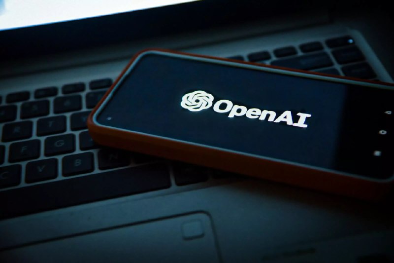 美国政府要求OpenAI分阶段发布最新模型GPT 5.6媒体援引两名知情人士报道称，在特朗普政府提出要求后，OpenAI将分阶段发布其最新人工智能模型GPT 5.6