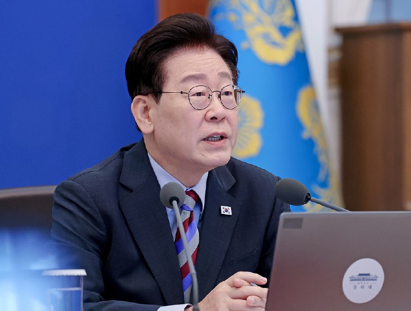 韩国多家银行被黑 疑似有人工智能参与综合韩联社、《韩民族日报》《韩国经济》等韩媒6日报道，韩国多家银行近期接连遭黑客攻击，发生个人信息泄露事件，疑似有人工智能（AI）参与