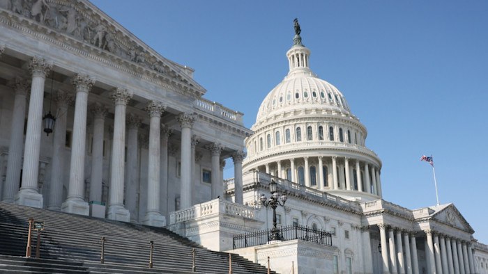 🇺🇸 美国众议院投票通过撤销对加拿大关税议案美国众议院周三以219比211的投票结果，通过了终止对加拿大进口商品征收关税的议案