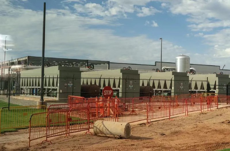 OpenAI甲骨文软银扩大“星际之门”：投4000亿美元再建5座数据中心9月24日，据彭博社报道，OpenAI计划与甲骨文、软银集团合作，投资约4000亿美元在美国新建五个数据中心