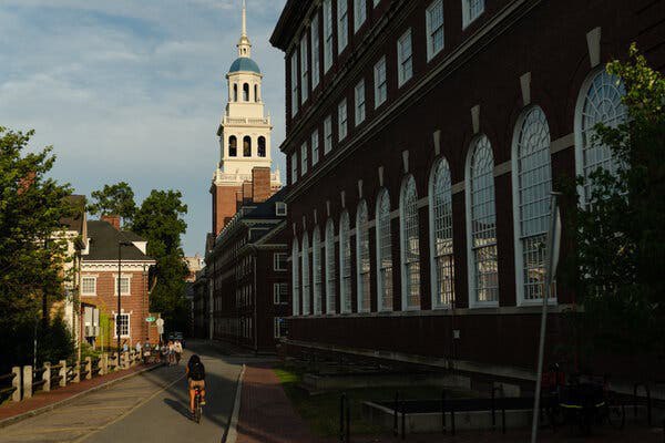 💰 哈佛大学或愿支付高达5亿美元以解决与特朗普政府的纠纷哈佛大学已表示愿意支付高达5亿美元，以解决其与特朗普政府之间的纠纷