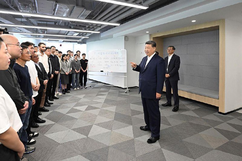 🤖 中国正认真对待AI安全，美国应停止误解并加强合作文章指出，美国政策和科技界普遍存在“中国不关心AI安全”的错误观念，导致美国在AI发展中盲目竞争