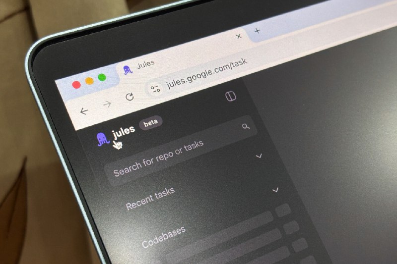🚀 Google AI编程助手Jules正式上线：异步工作，引入分级定价Google于8月7日正式面向所有用户推出其AI编程代理工具Jules，结束了自今年5月Google I/O大会亮相以来的公开预览阶段