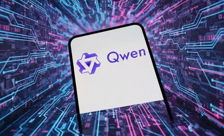 千问正面回应“真人订餐”质疑:0.1秒识别50种情绪，AI 也有“人情味”针对近期网络上关于千问“AI 打电话订餐厅背后是真人”的质疑，千问官方于1月26日正式发文辟谣