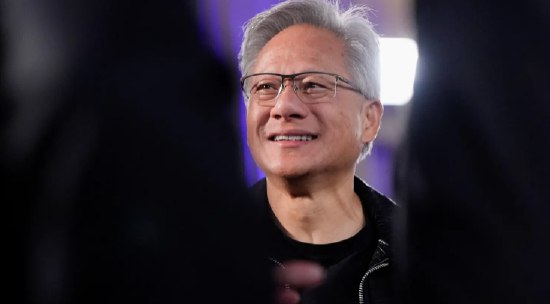 英伟达市值创新高 达到4.5万亿美元周二，英伟达的股价创下新高，上涨近3%，使这家芯片制造商的市值超过4.5万亿美元