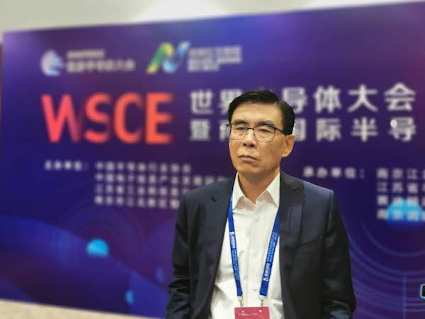 魏少军：中国应放弃采用英伟达GPU开发AI9月11日消息，据《彭博社》报道，中国半导体行业协会集成电路设计分会理事长、清华大学教授魏少军近日在新加坡召开的一个行业论坛上表示，包括中国在内的亚洲国家应该放弃将英伟达GPU用于人工智能开发，以减少对英伟达的依赖，他警告说，亚洲公司尤其有可能受制于美国技术