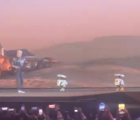 黄仁勋 CES 2026 官宣：机器人迎来“ChatGPT 时刻”，物理 AI 时代开启在今日举行的 CES2026主题演讲中，英伟达（NVIDIA）首席执行官黄仁勋重磅发声，宣布机器人领域已正式迎来属于自己的“ChatGPT 时刻”