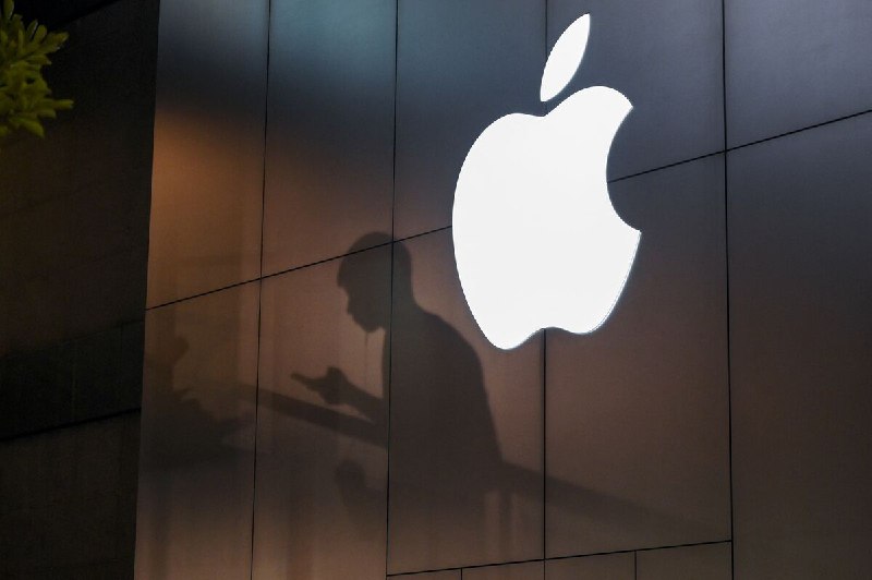 🍏 苹果再现 AI 人才流失，机器人领域首席研究员加入 Meta据报道，苹果公司负责机器人技术的人工智能首席研究员 Jian Zhang 已离职，并加入了 Meta Platforms Inc. 的机器人工作室
