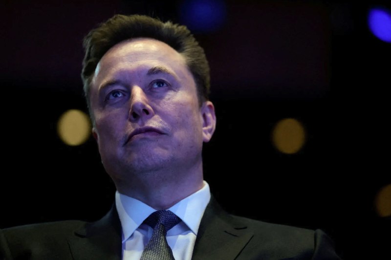 想从SpaceX IPO中分一杯羹？马斯克要求投行购买AI订阅、投广告4月4日，据《纽约时报》报道，对于进行大型交易的大公司来说，向银行家和律师提出要求并不罕见，但埃隆·马斯克(Elon Musk)在SpaceX首次公开招股(IPO)之前，向他的华尔街顾问们提出了一个特别大胆的要求