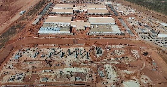 甲骨文和OpenAI放弃德克萨斯州数据中心扩建计划知情人士称，甲骨文和OpenAI放弃了在得克萨斯州扩建人工智能旗舰数据中心的计划，因为双方的谈判因融资和OpenAI不断变化的需求而受阻