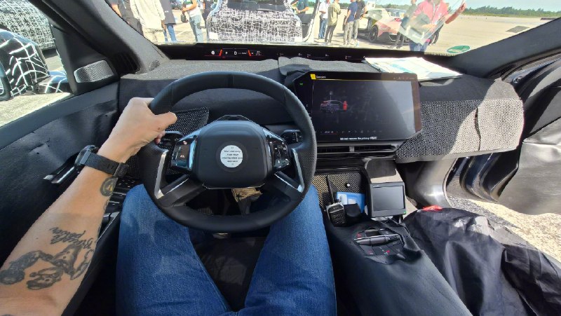 窄鼻孔+大墨镜 新世代宝马iX3官图泄露新世代宝马iX3 将在北京时间今日下午正式发布，没曾想在发布前夕，有海外媒体就抢先泄露了该车的官图，一起先睹为快