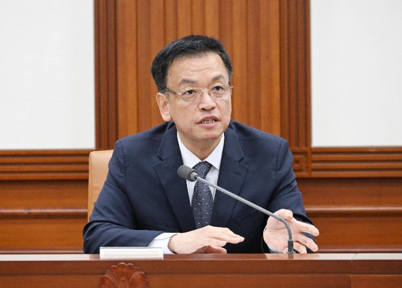 韩国代理总统：DeepSeek是“新的冲击” 可能重塑产业格局他指出，最新的人工智能模型不仅会加剧全球人工智能竞争，还会将其影响扩展到其他软件行业，使韩国核心技术的竞争进一步复杂化