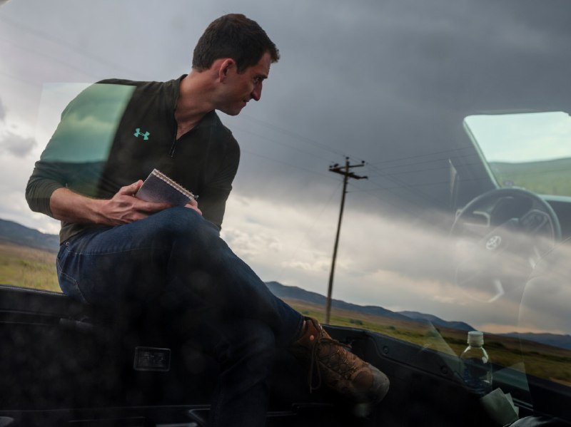 🐄 调查揭示美国公共土地放牧现状：巨额补贴与监管匮乏引发环境隐忧美国联邦政府目前允许在面积超过加利福尼亚州两倍的公共土地上进行牲畜放牧，使其成为美国西部最大的土地用途