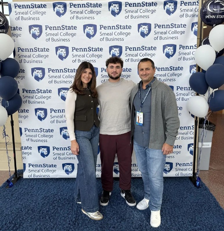 马斯克社媒广告业务受挫 X CEO候选人任职10个月就离职10月25日，据《金融时报》报道，埃隆·马斯克(Elon Musk)旗下社交媒体X的广告业务负责人约翰·尼蒂(John Nitti)在仅仅任职10个月后离职，成为最新一位离职的X高管