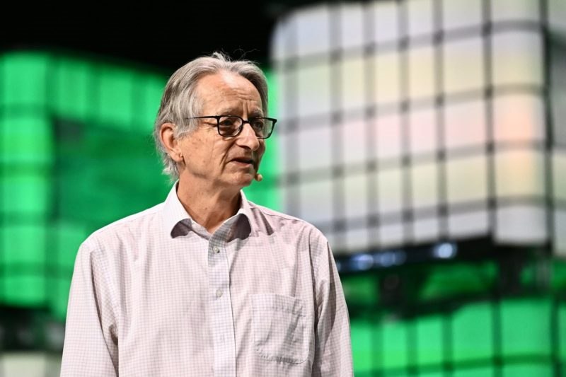 “AI教父”Geoffrey Hinton自曝前女友竟用ChatGPT提分手近日，被誉为“AI教父” 的 Geoffrey Hinton 在接受采访时透露，他的前女友曾用ChatGPT给他发送分手信息