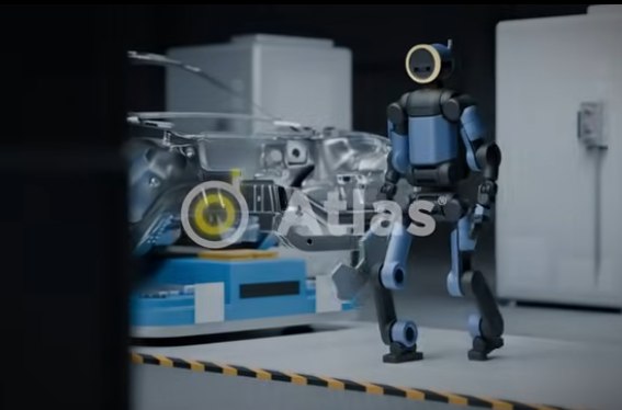 波士顿动力的 Atlas 机器人已进入量产，助力现代制造业在2026年消费电子展（CES）上，波士顿动力宣布其人形机器人 Atlas 将正式进入商业生产
