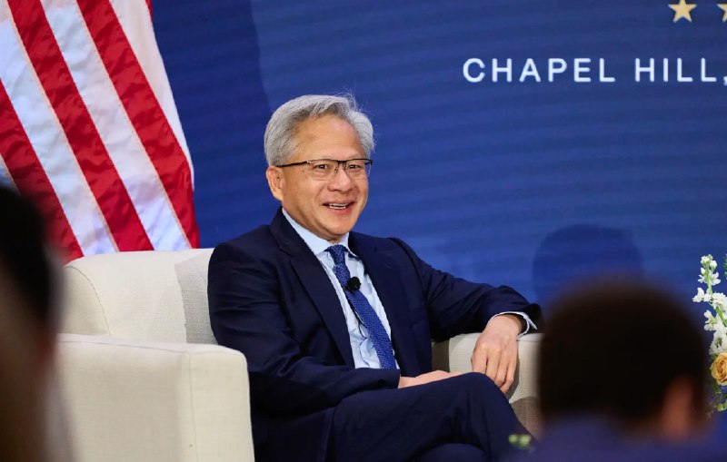 黄仁勋回应OpenAI发布Astra：AGI已到来 40万块GPU算力将上线据《商业内幕》报道，英伟达CEO黄仁勋(Jensen Huang)周日在X上祝贺OpenAI发布最新强大模型Astra，并高调宣布：“AGI已经到来”