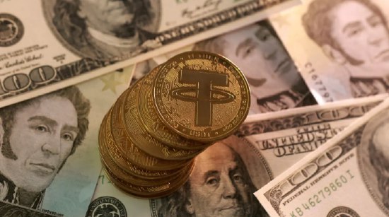 Tether寻求5000亿美元估值融资150亿-200亿美元最大的稳定币发行人Tether计划通过一笔交易筹集高达200亿美元的资金，这可能使该加密公司的价值与OpenAI相当