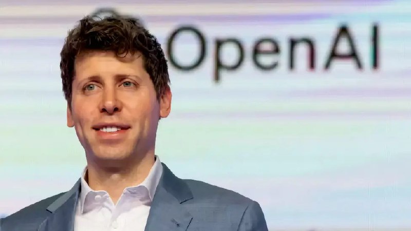 奥特曼：Gemini 3影响低于预期 将在1月结束“红色警报”据CNBC报道，当地时间周四，OpenAI发布了最新AI大模型GPT-5.2，以应对势头迅猛的GoogleGemini 3